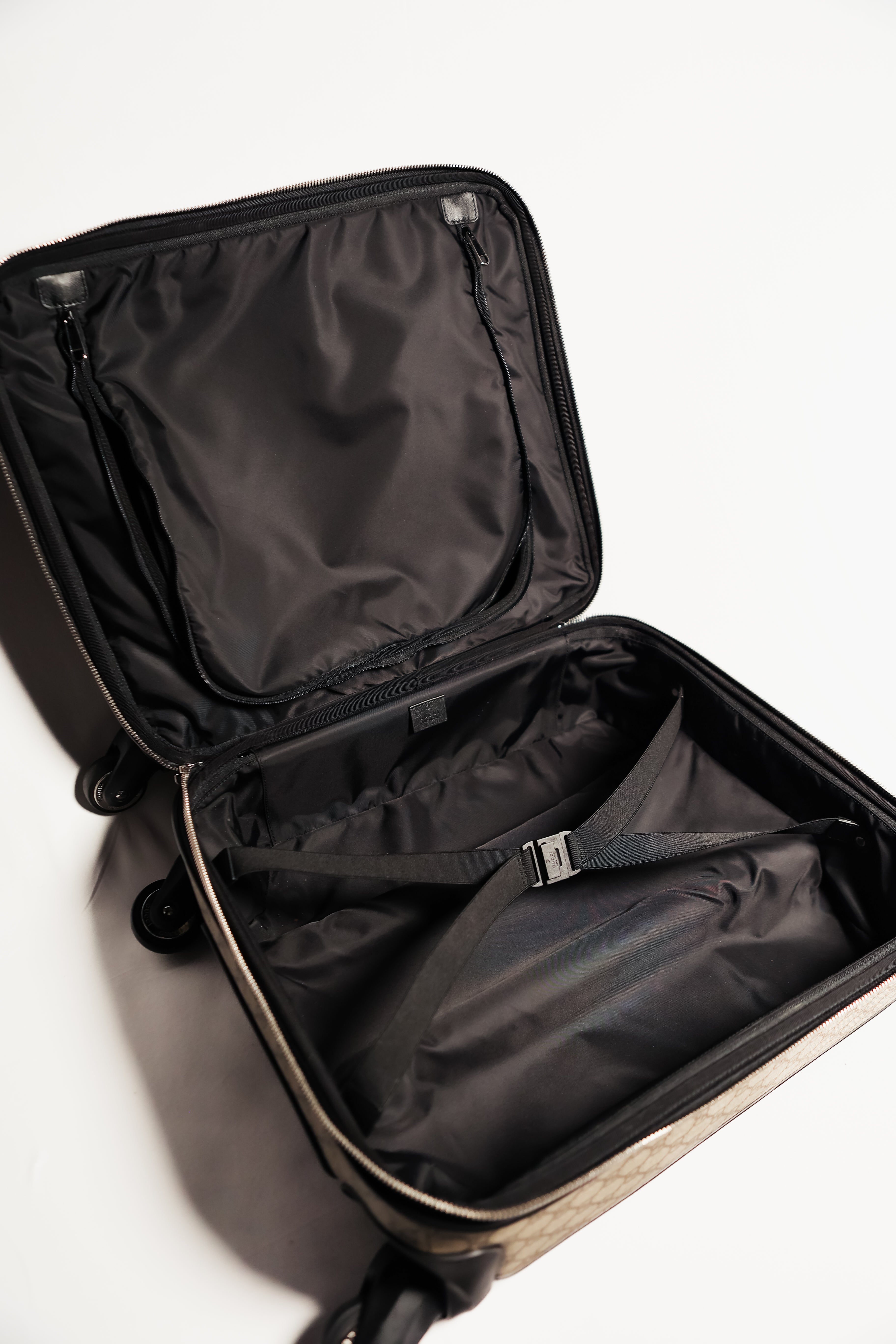 Gucci GG Supreme Carry-On roller Suitcase