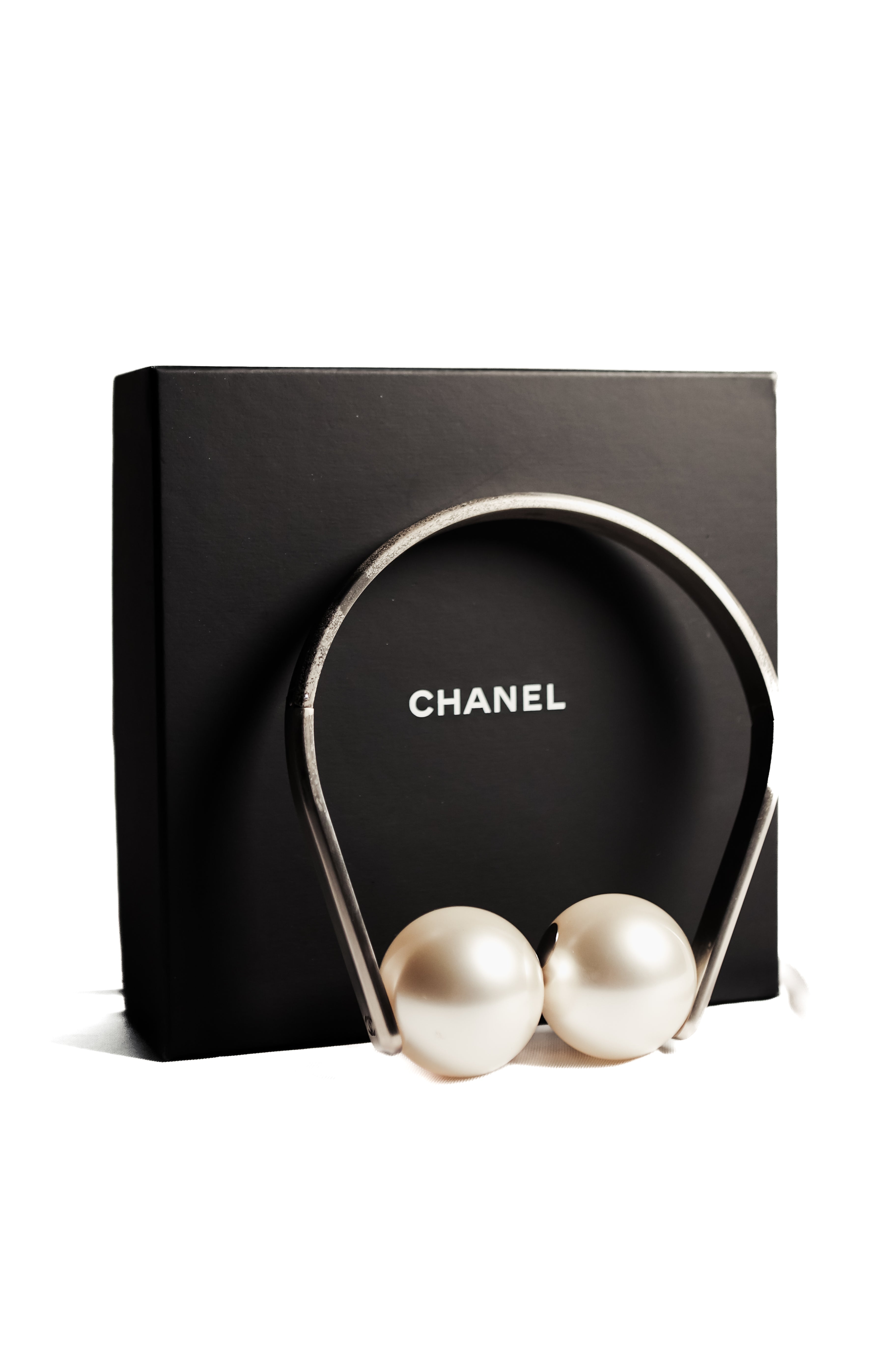 Chanel Runway Limited Edition Giant Pearls Choker