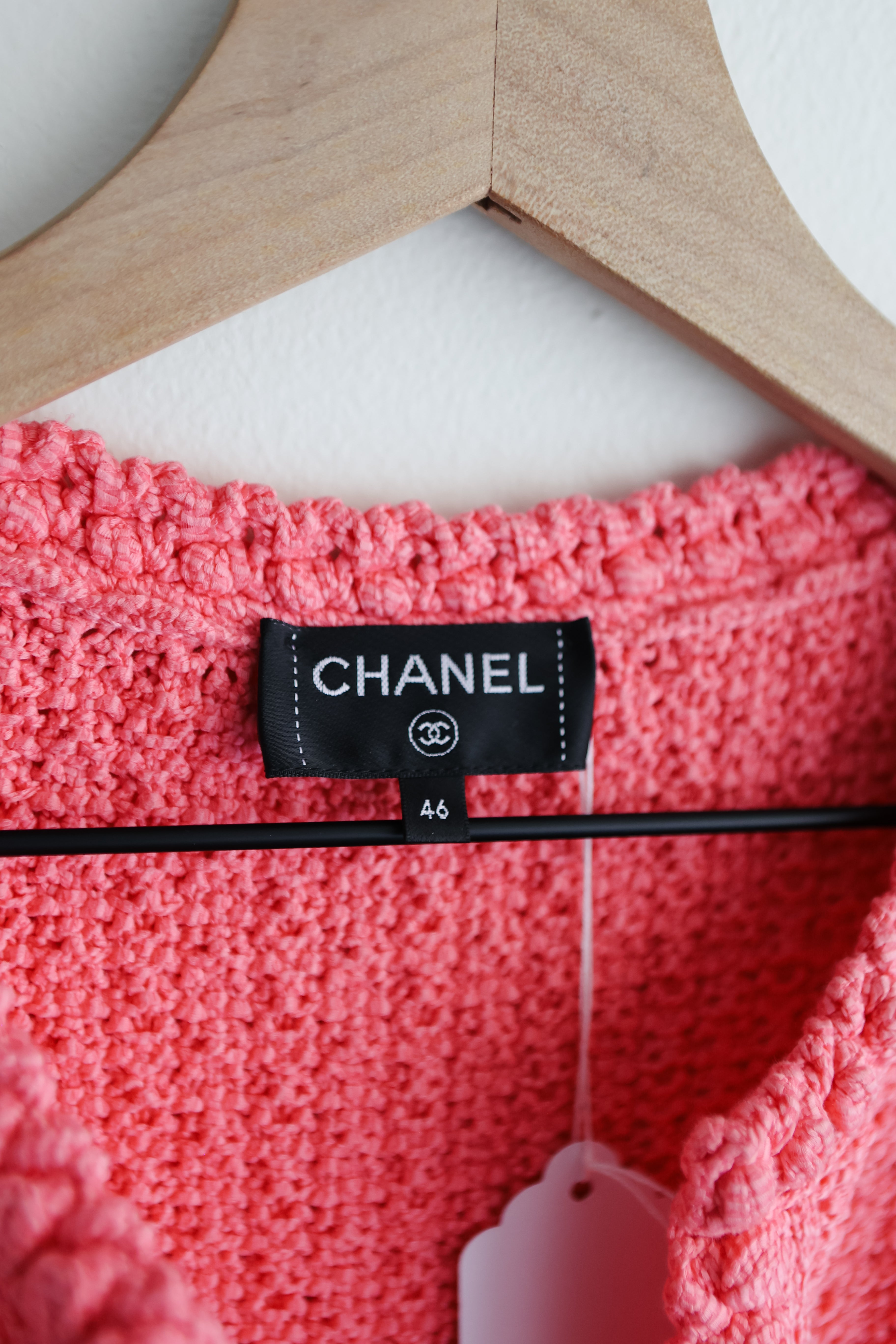 Chanel boutique coral knit vest size 46