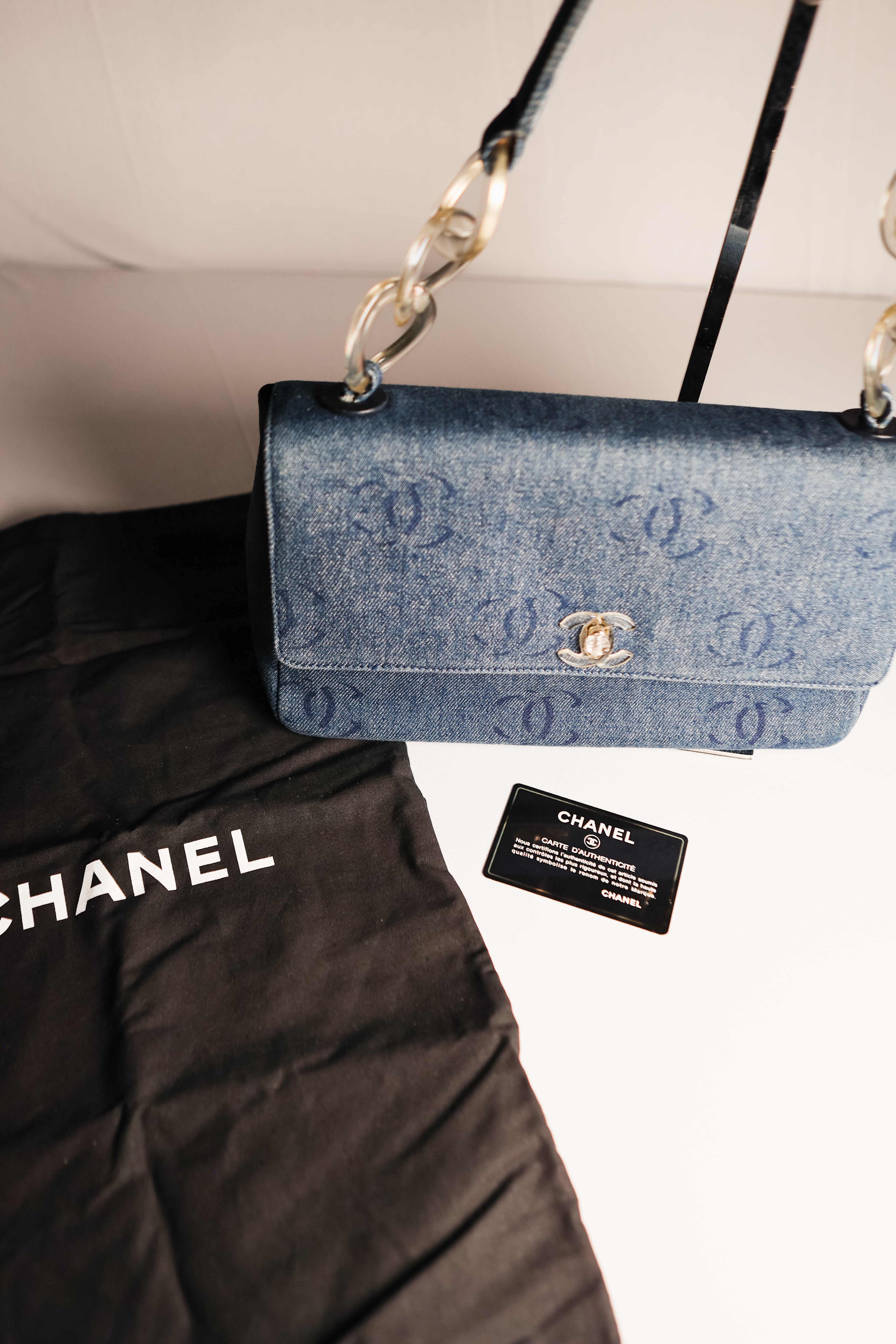 Vintage CHANEL denim CC shoulder bag 2002