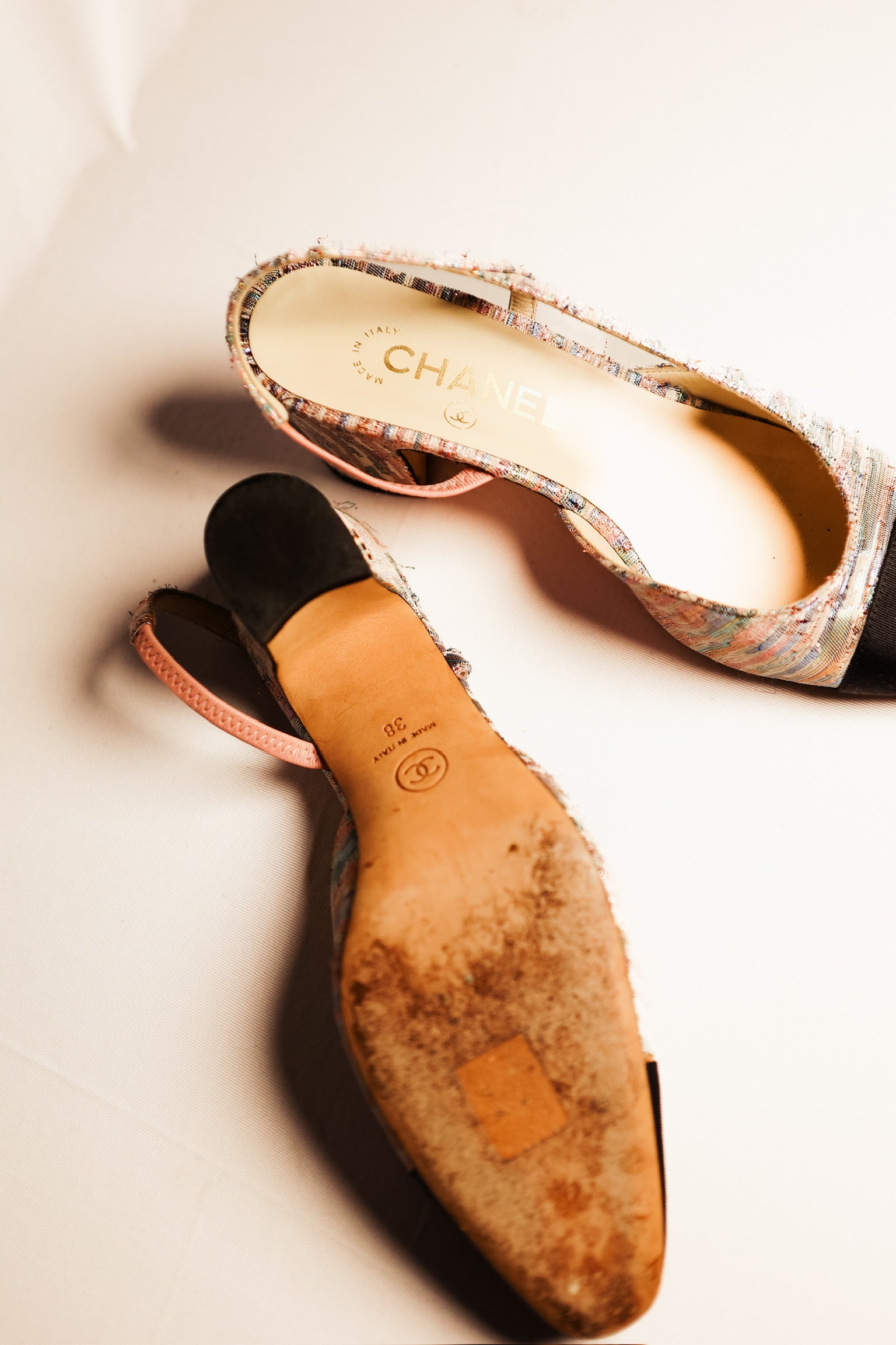 Chanel Interlocking CC Logo Grosgrain Trim Slingback Pumps