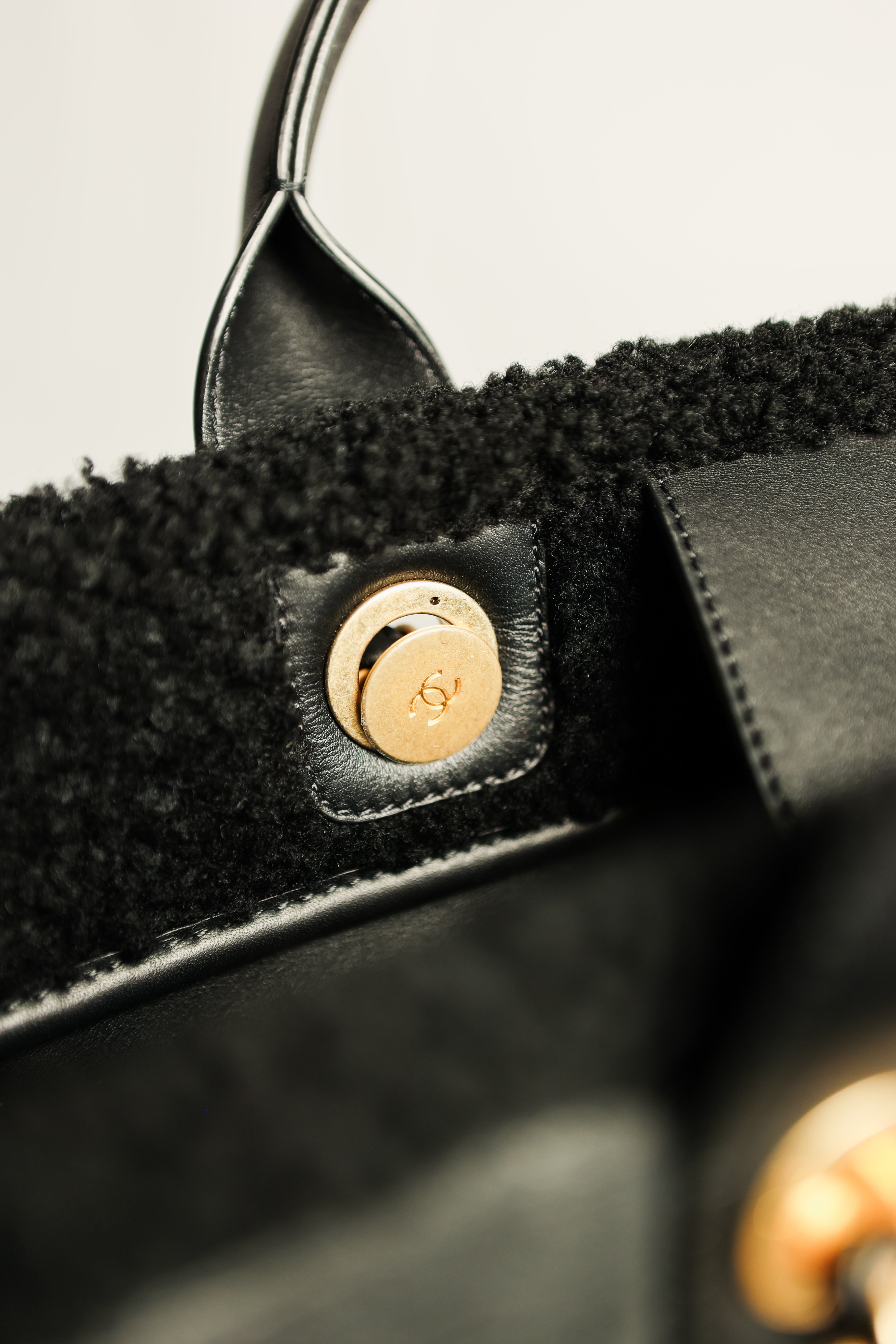 NWT Chanel Medium Deauville Shearling Tote