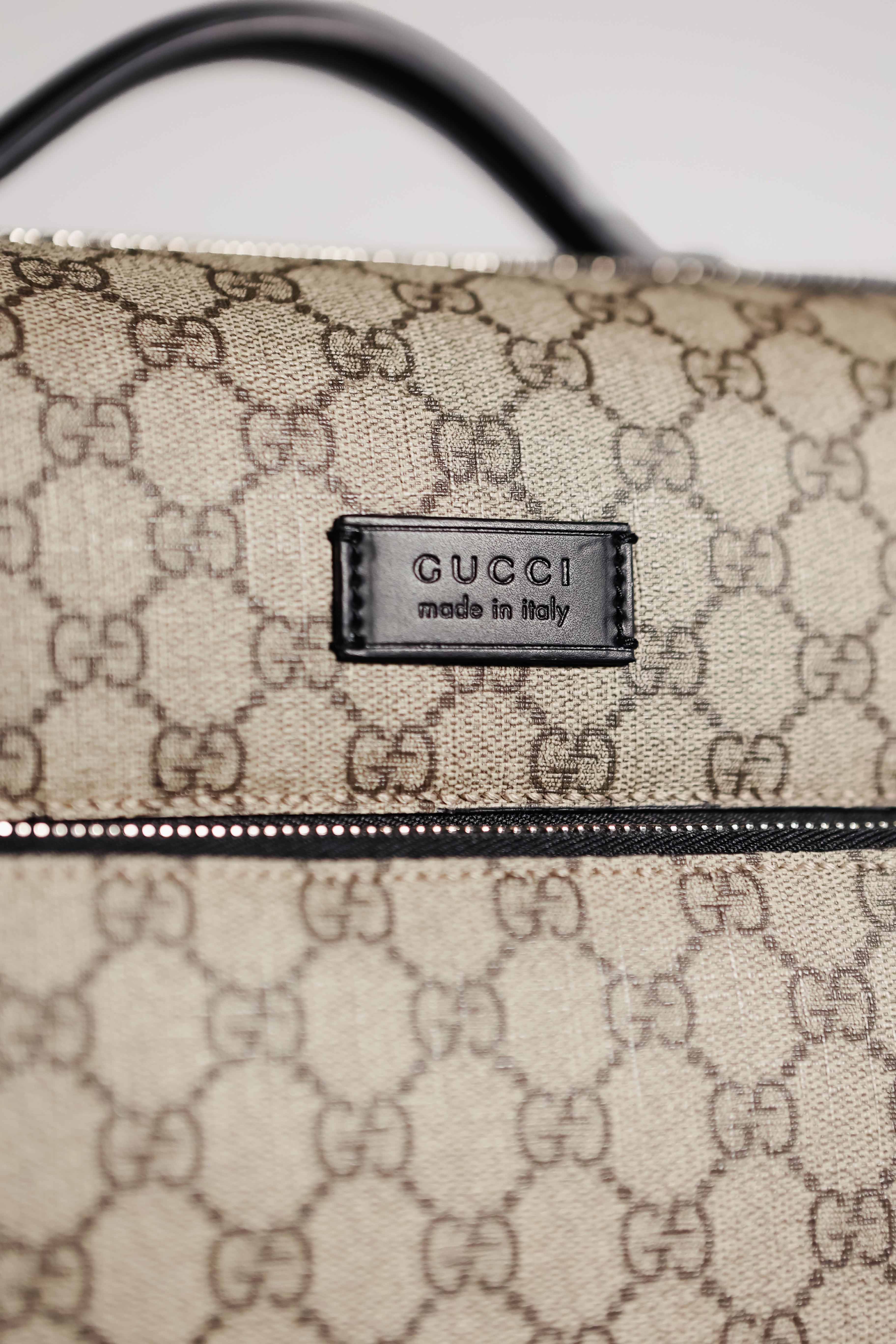 Gucci GG Supreme Carry-On roller Suitcase